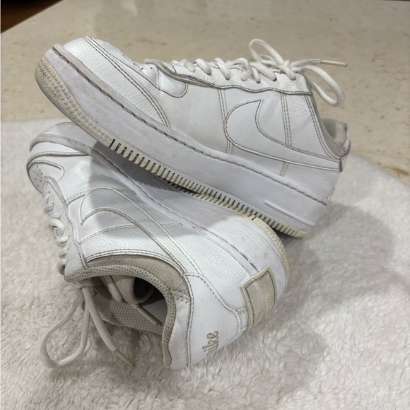 Nike White Mesh Sneakers - Picture 10 of 10